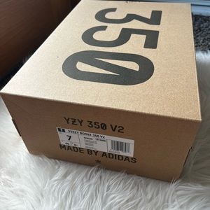 Empty Yeezy boost 350 shoebox